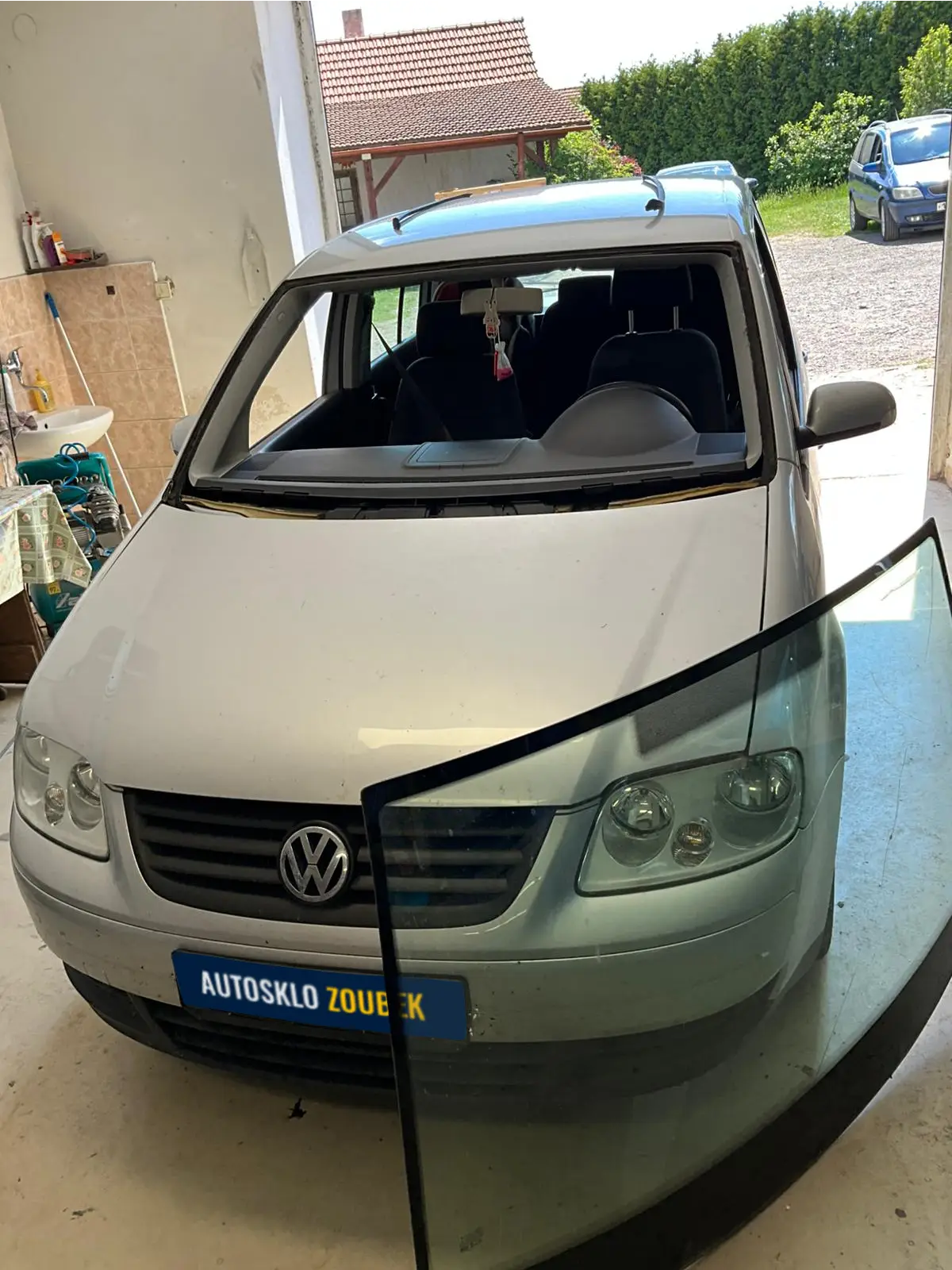 Profesionální výměna čelního skla vozidla - Autosklo Zoubek